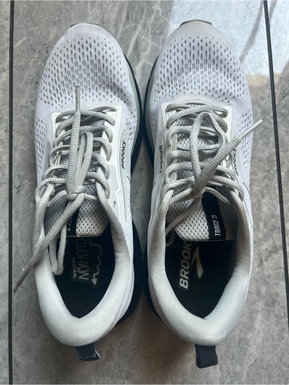 Brooks Trace 3 White/Black Oyster Running Jogging Training Gym Cross Fit Sz 12